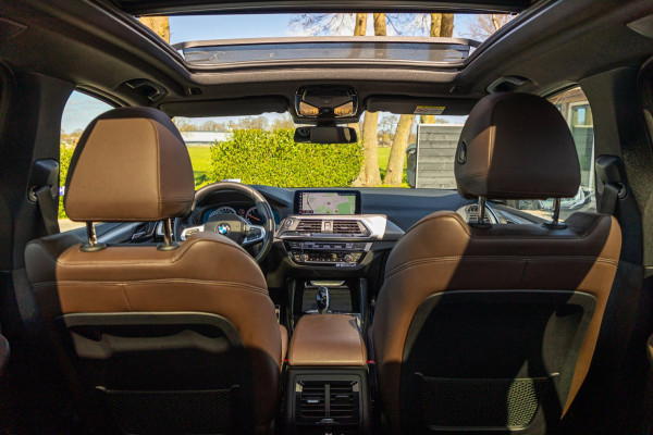 BMW X3 SDrive20i High Executive M-Sport I Panoramadak I Adaptive Led I Mokka Leder I Sportstoelen I BTW