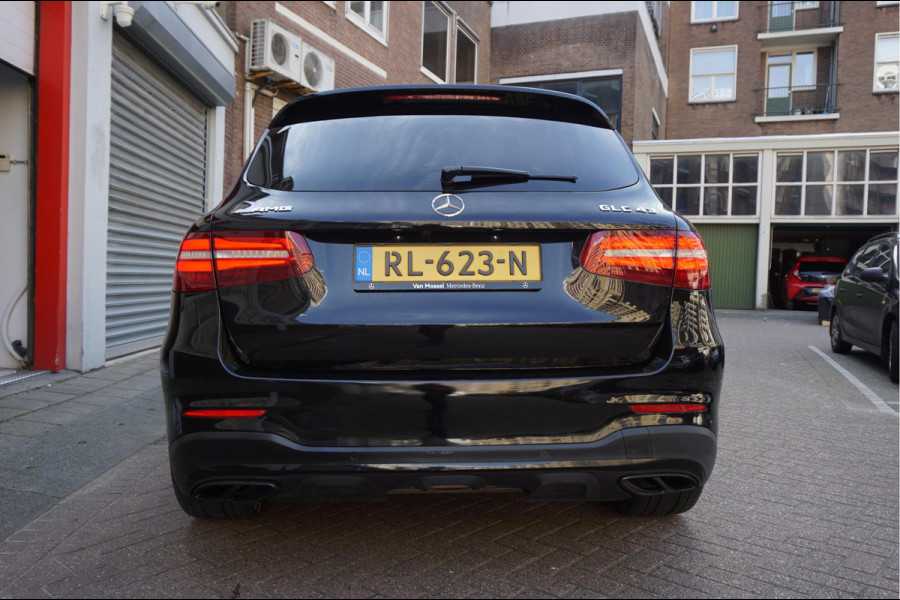 Mercedes-Benz GLC AMG 43 4MATIC Aut9 | NL AUTO | Burmester | Black on Black | Trekhaak (wegklapbaar) | 21inch | Diamond grille | Treeplanken |