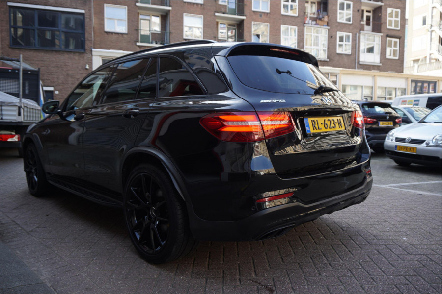 Mercedes-Benz GLC AMG 43 4MATIC Aut9 | NL AUTO | Burmester | Black on Black | Trekhaak (wegklapbaar) | 21inch | Diamond grille | Treeplanken |