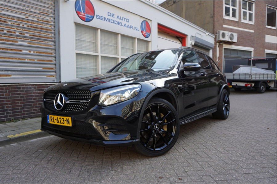 Mercedes-Benz GLC AMG 43 4MATIC Aut9 | NL AUTO | Burmester | Black on Black | Trekhaak (wegklapbaar) | 21inch | Diamond grille | Treeplanken |