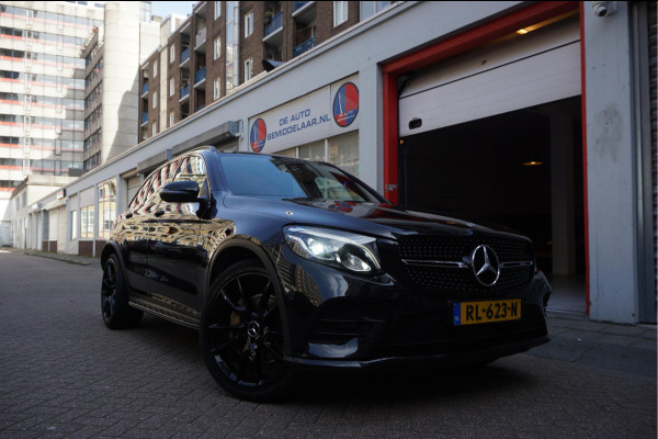 Mercedes-Benz GLC AMG 43 4MATIC Aut9 | NL AUTO | Burmester | Black on Black | Trekhaak (wegklapbaar) | 21inch | Diamond grille | Treeplanken |