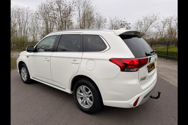 Mitsubishi Outlander 2.4 PHEV AWD Plug-in Hybride Intense+ Navigatie Camera Trekhaak