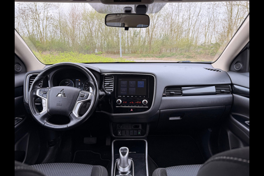 Mitsubishi Outlander 2.4 PHEV AWD Plug-in Hybride Intense+ Navigatie Camera Trekhaak
