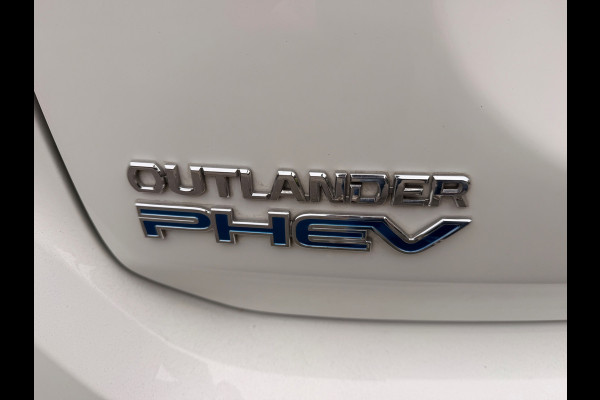 Mitsubishi Outlander 2.4 PHEV AWD Plug-in Hybride Intense+ Navigatie Camera Trekhaak