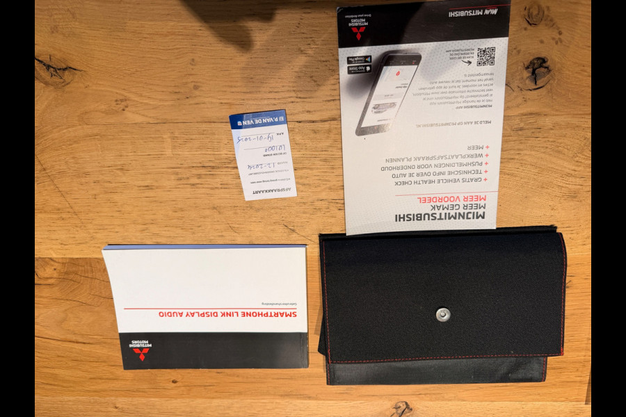 Mitsubishi Outlander 2.4 PHEV AWD Plug-in Hybride Intense+ Navigatie Camera Trekhaak