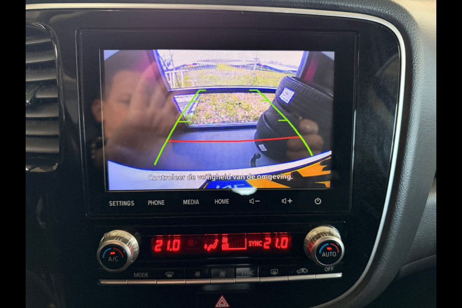 Mitsubishi Outlander 2.4 PHEV AWD Plug-in Hybride Intense+ Navigatie Camera Trekhaak