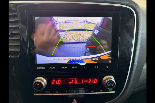 Mitsubishi Outlander 2.4 PHEV AWD Plug-in Hybride Intense+ Navigatie Camera Trekhaak