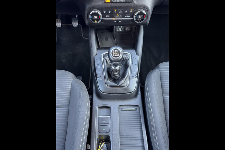 Ford FOCUS Wagon 1.0 EcoBoost Hybrid Titanium X Business 155pk | Elek Achterklep | Privacy Glas | Sync 3 navigatie | Apple Carplay/Android auto