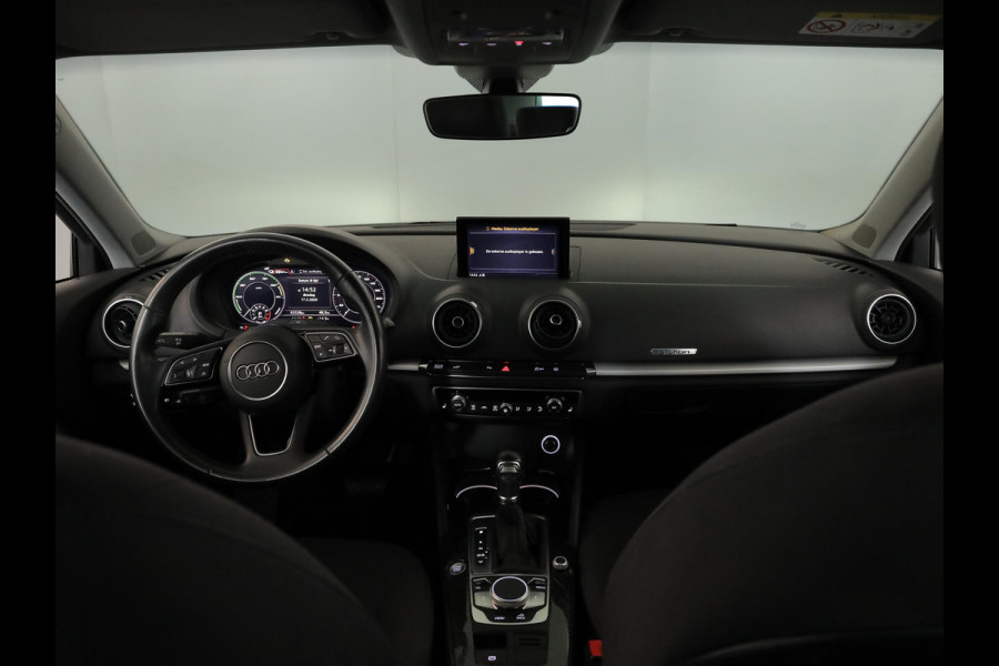 Audi A3 Sportback 1.4 e-tron Sport 204pk | Parksensors| Camera| 17'LM-velgen | verwarmde voorstoelen