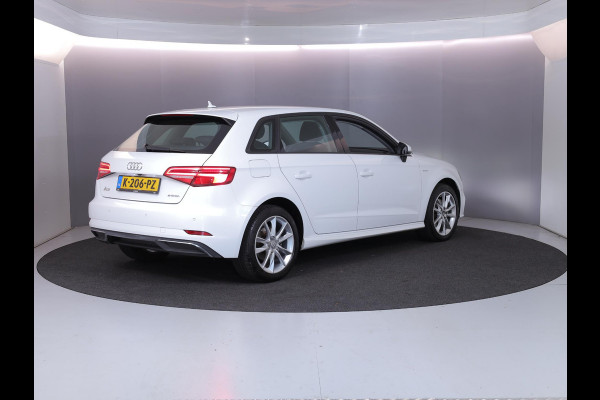 Audi A3 Sportback 1.4 e-tron Sport 204pk | Parksensors| Camera| 17'LM-velgen | verwarmde voorstoelen