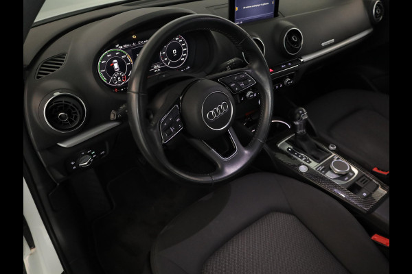 Audi A3 Sportback 1.4 e-tron Sport 204pk | Parksensors| Camera| 17'LM-velgen | verwarmde voorstoelen