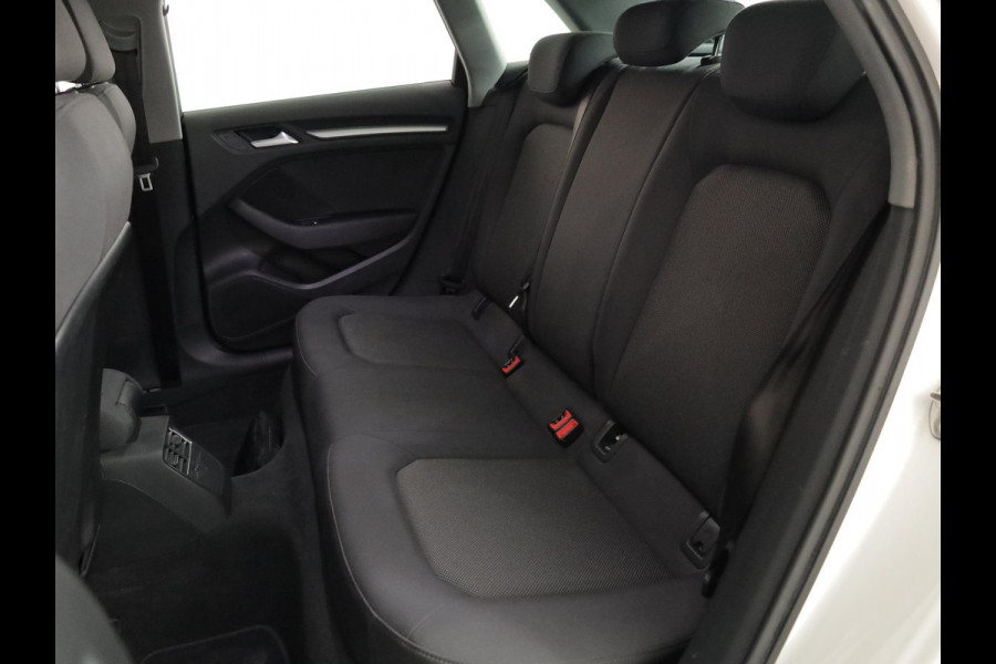 Audi A3 Sportback 1.4 e-tron Sport 204pk | Parksensors| Camera| 17'LM-velgen | verwarmde voorstoelen