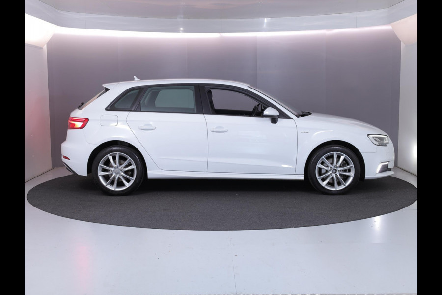 Audi A3 Sportback 1.4 e-tron Sport 204pk | Parksensors| Camera| 17'LM-velgen | verwarmde voorstoelen