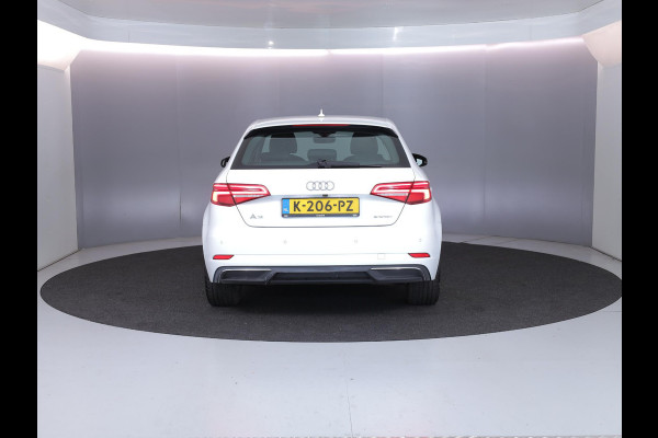 Audi A3 Sportback 1.4 e-tron Sport 204pk | Parksensors| Camera| 17'LM-velgen | verwarmde voorstoelen