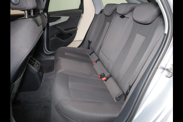 Audi A4 Avant 35 TFSI Sport Lease Edition 150pk | Navigatie | 17 inch Lichtmetalen velgen | Climatronic |   Sportstoelen | Parkeersensoren achter