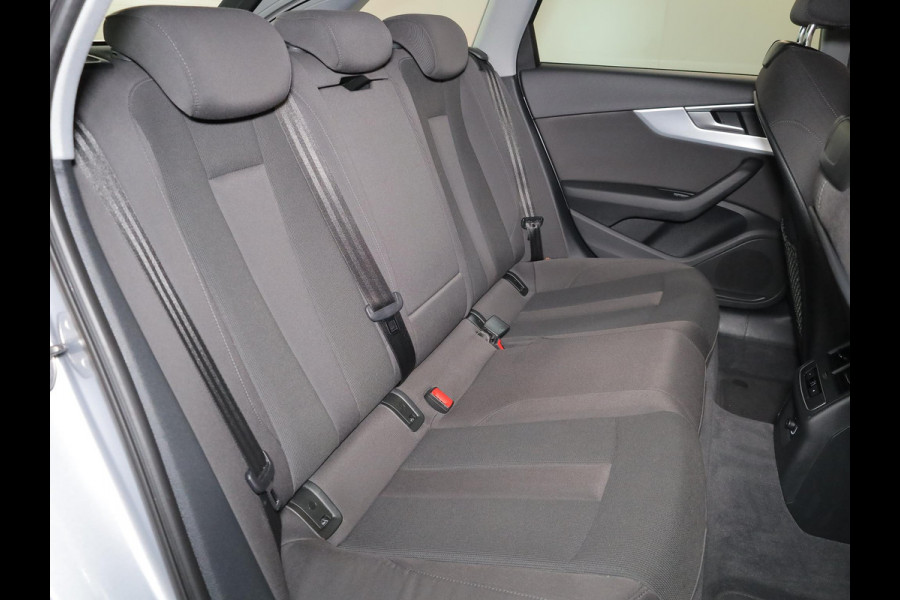 Audi A4 Avant 35 TFSI Sport Lease Edition 150pk | Navigatie | 17 inch Lichtmetalen velgen | Climatronic |   Sportstoelen | Parkeersensoren achter