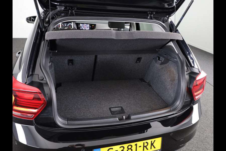 Volkswagen Polo 1.0 TSI Comfortline 95 pk | Navigatie | Parkeersensoren | Adaptieve cruise control | Apple Carplay/Android Auto |