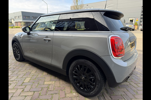MINI 1.5 / Navigatie / Alarm Klasse 3 / 1e Eigenaar / NED-MINI / Business-Pakket / ALL-Season / LED-mistlampen /