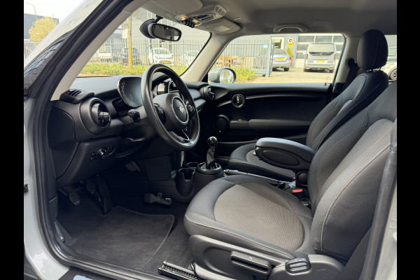 MINI 1.5 / Navigatie / Alarm Klasse 3 / 1e Eigenaar / NED-MINI / Business-Pakket / ALL-Season / LED-mistlampen /