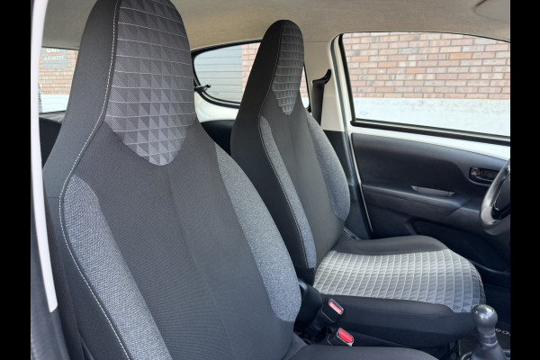 Peugeot 108 1.0 e-VTi Airco / ALL-Season banden / Bluetooth / 1e Eigenaar / Origineel NED-108 / Facturen onderhoud aanwezig