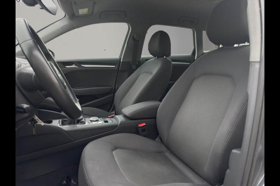 Audi A3 Sportback 30 TFSI | Navi | Parkeersensors V+A | Airco (automatisch) | 16"| Bluetooth |