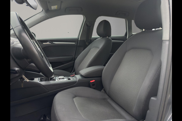 Audi A3 Sportback 30 TFSI | Navi | Parkeersensors V+A | Airco (automatisch) | 16"| Bluetooth |