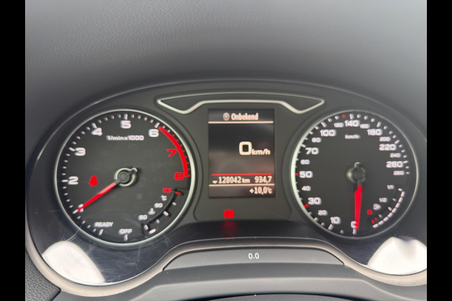 Audi A3 Sportback 30 TFSI | Navi | Parkeersensors V+A | Airco (automatisch) | 16"| Bluetooth |