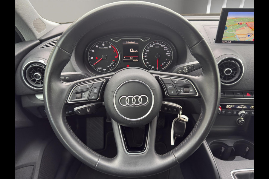 Audi A3 Sportback 30 TFSI | Navi | Parkeersensors V+A | Airco (automatisch) | 16"| Bluetooth |
