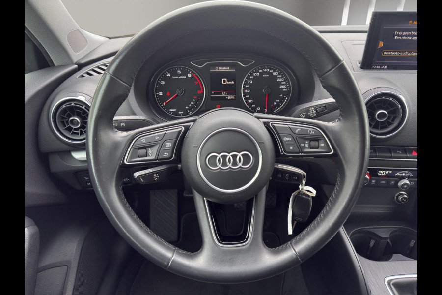Audi A3 Sportback 30 TFSI | Navi | Parkeersensors V+A | Airco (automatisch) | 16"| Bluetooth |
