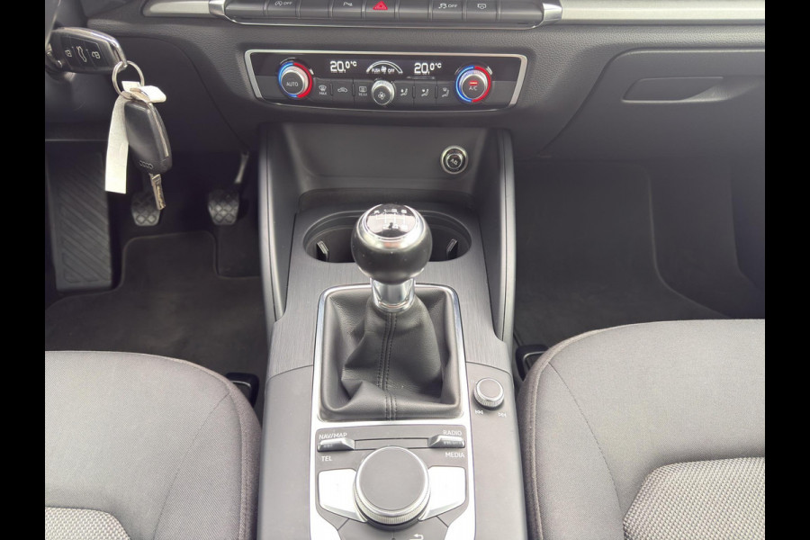 Audi A3 Sportback 30 TFSI | Navi | Parkeersensors V+A | Airco (automatisch) | 16"| Bluetooth |