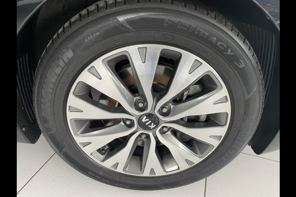 Kia cee'd 1.6 GDI DynamicLine Achteruitrijcamera - Apple carplay - Trekhaak afneembaar - Parkeersensor achter - Cruise control - Bluetooth - Elektrische ramen - Led verlichting - Radio - Stuur multifunctioneel - Stuur leder - Start/stop systeem - Licht metalen velgen 16 inch - Mistlampen voor - Navigatie