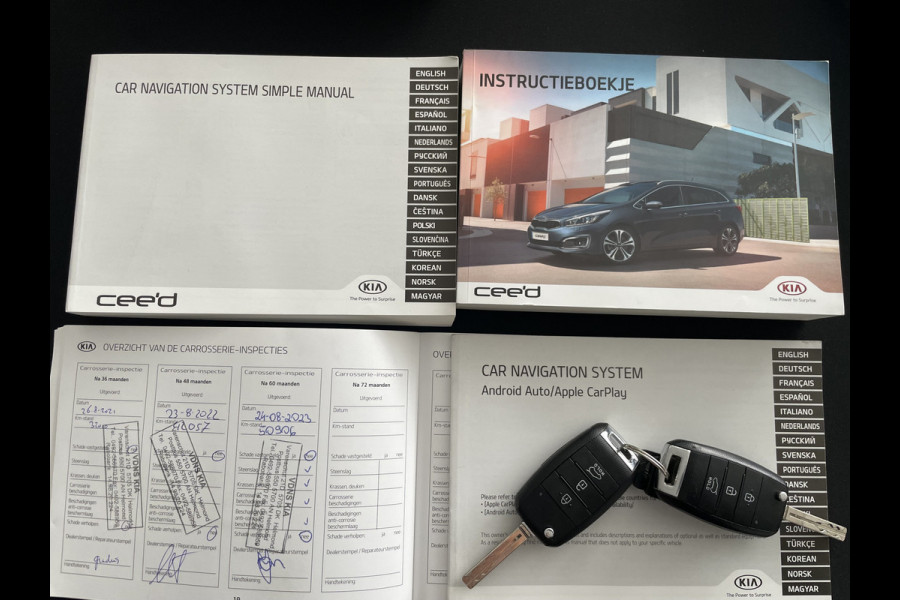 Kia cee'd 1.6 GDI DynamicLine Achteruitrijcamera - Apple carplay - Trekhaak afneembaar - Parkeersensor achter - Cruise control - Bluetooth - Elektrische ramen - Led verlichting - Radio - Stuur multifunctioneel - Stuur leder - Start/stop systeem - Licht metalen velgen 16 inch - Mistlampen voor - Navigatie