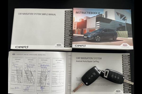 Kia cee'd 1.6 GDI DynamicLine Achteruitrijcamera - Apple carplay - Trekhaak afneembaar - Parkeersensor achter - Cruise control - Bluetooth - Elektrische ramen - Led verlichting - Radio - Stuur multifunctioneel - Stuur leder - Start/stop systeem - Licht metalen velgen 16 inch - Mistlampen voor - Navigatie