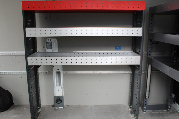 Ford Transit 350 2.0-130pk TDCI L3H2 Trend. Nette bedrijfswagen die u nog jaren van dienst kan zijn ! Volledige fotoreportage volgt na poetsen. Airco, cruise cntrl, camera, pdc v+a, stoel-, spiegel- en voorraamverw., navigatie, telefoonvoorb., boordcomputer, armsteun etc.