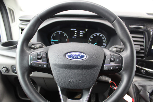 Ford Transit 350 2.0-130pk TDCI L3H2 Trend. Nette bedrijfswagen die u nog jaren van dienst kan zijn ! Volledige fotoreportage volgt na poetsen. Airco, cruise cntrl, camera, pdc v+a, stoel-, spiegel- en voorraamverw., navigatie, telefoonvoorb., boordcomputer, armsteun etc.