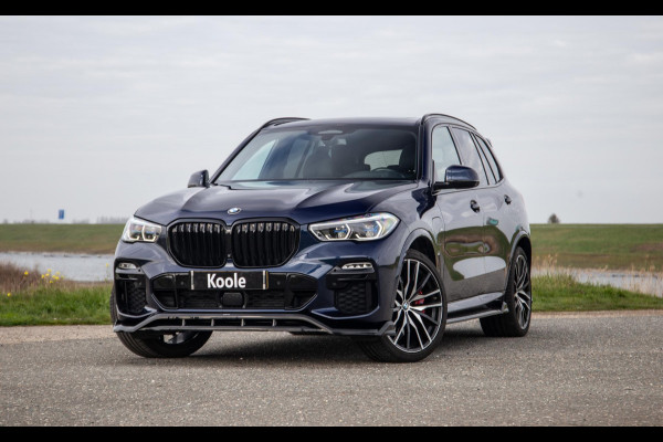 BMW X5 xDrive45e High Executive SKYLOUNGE / LASER / 4WIELSTURING / DIMAND POOK / LEDER / MAXTON / M PAKKET
