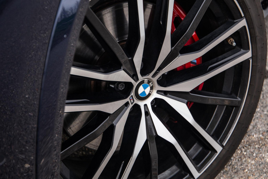 BMW X5 xDrive45e High Executive SKYLOUNGE / LASER / 4WIELSTURING / DIMAND POOK / LEDER / MAXTON / M PAKKET