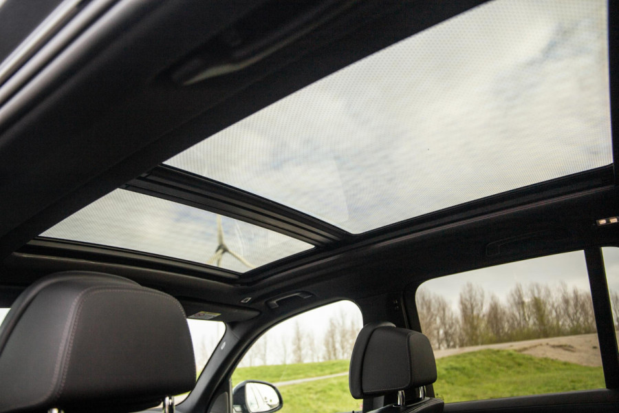 BMW X5 xDrive45e High Executive SKYLOUNGE / LASER / 4WIELSTURING / DIMAND POOK / LEDER / MAXTON / M PAKKET