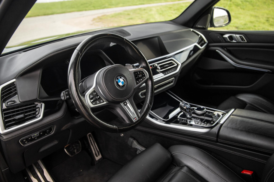 BMW X5 xDrive45e High Executive SKYLOUNGE / LASER / 4WIELSTURING / DIMAND POOK / LEDER / MAXTON / M PAKKET
