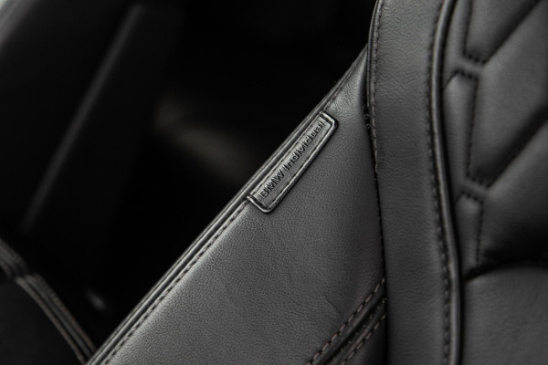 BMW X5 xDrive45e High Executive SKYLOUNGE / LASER / 4WIELSTURING / DIMAND POOK / LEDER / MAXTON / M PAKKET