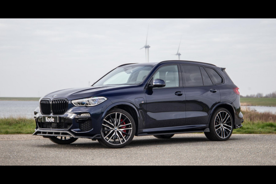 BMW X5 xDrive45e High Executive SKYLOUNGE / LASER / 4WIELSTURING / DIMAND POOK / LEDER / MAXTON / M PAKKET