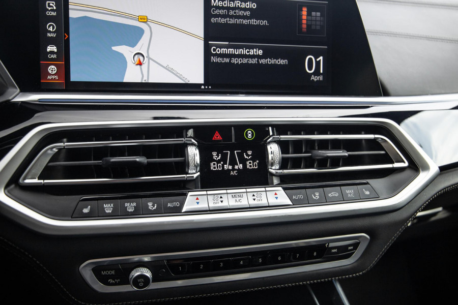 BMW X5 xDrive45e High Executive SKYLOUNGE / LASER / 4WIELSTURING / DIMAND POOK / LEDER / MAXTON / M PAKKET