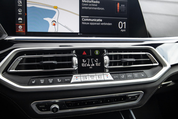 BMW X5 xDrive45e High Executive SKYLOUNGE / LASER / 4WIELSTURING / DIMAND POOK / LEDER / MAXTON / M PAKKET