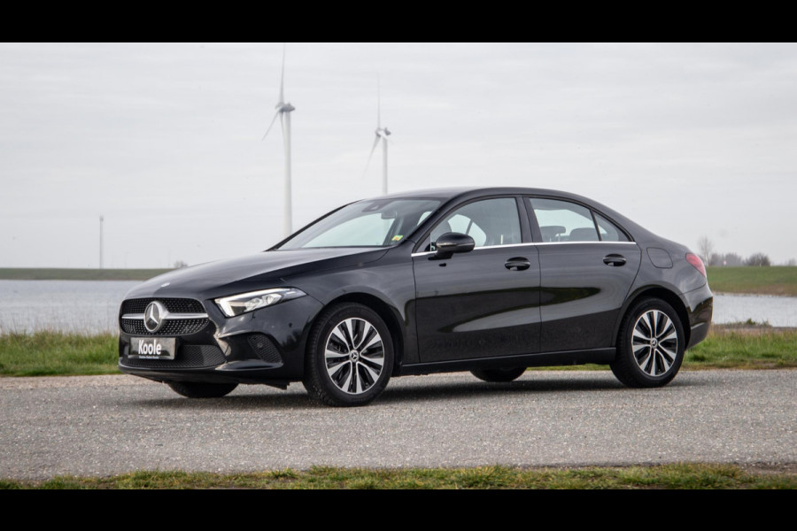 Mercedes-Benz A-Klasse 250 e Business Line AUTOMAAT / LEDER / CRUISE CONTROLE / CAMERA / CARPLAY