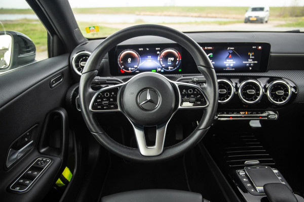 Mercedes-Benz A-Klasse 250 e Business Line AUTOMAAT / LEDER / CRUISE CONTROLE / CAMERA / CARPLAY