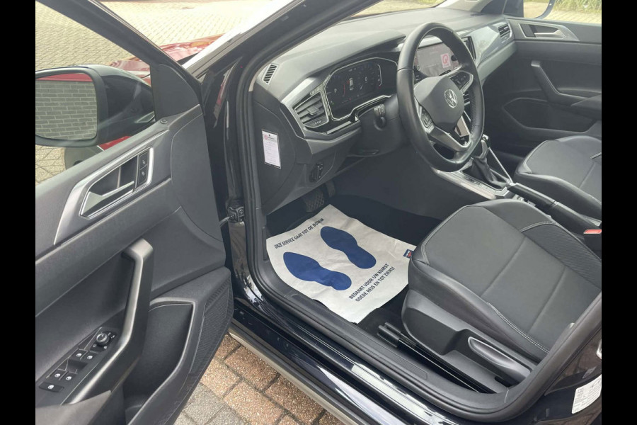 Volkswagen Taigo 1.0 TSI R-Line Business 'Ruby Red' / stoelverwarming / CarPlay