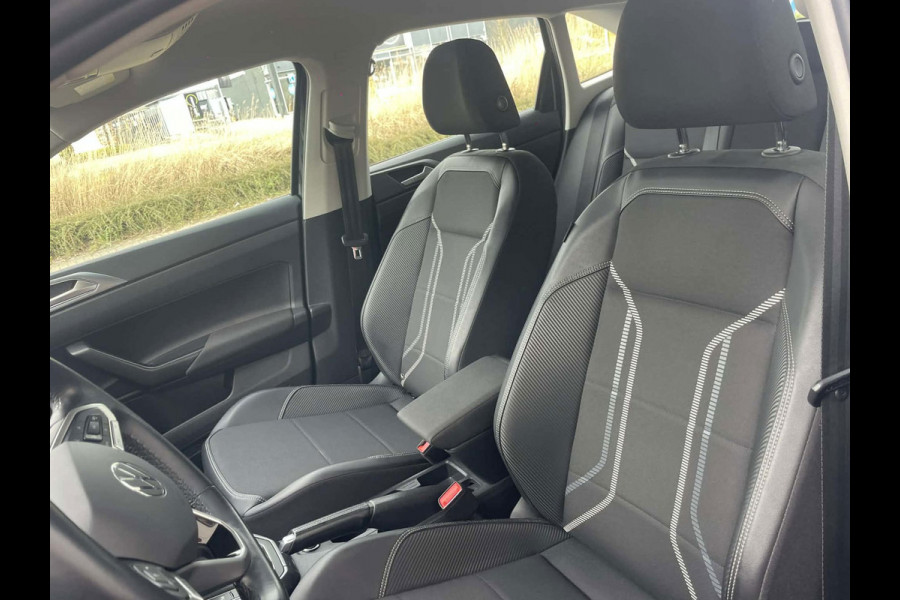 Volkswagen Taigo 1.0 TSI R-Line Business 'Ruby Red' / stoelverwarming / CarPlay