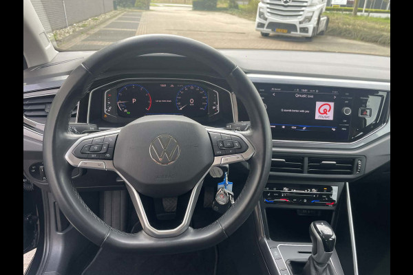 Volkswagen Taigo 1.0 TSI R-Line Business 'Ruby Red' / stoelverwarming / CarPlay