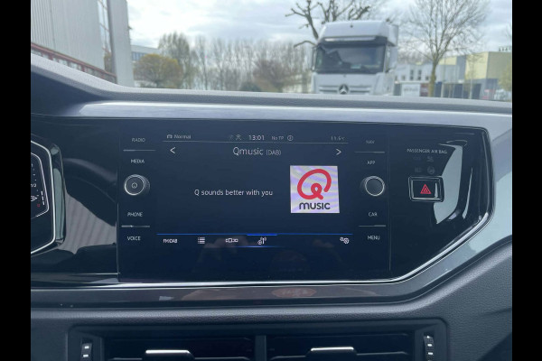 Volkswagen Taigo 1.0 TSI R-Line Business 'Ruby Red' / stoelverwarming / CarPlay