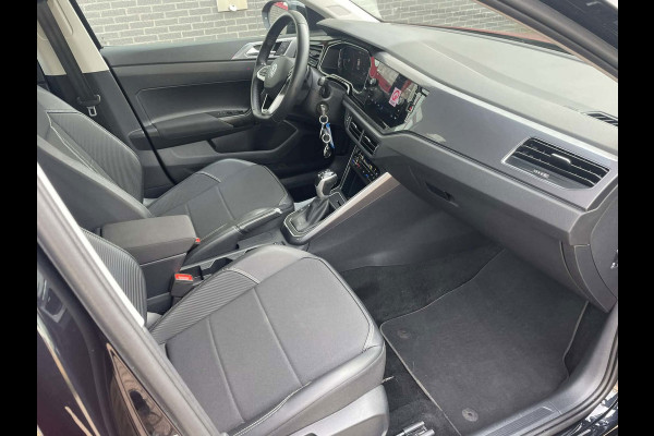 Volkswagen Taigo 1.0 TSI R-Line Business 'Ruby Red' / stoelverwarming / CarPlay